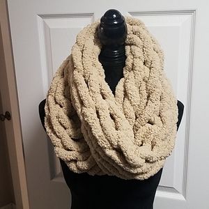 Chunky Hand-knit Scarf